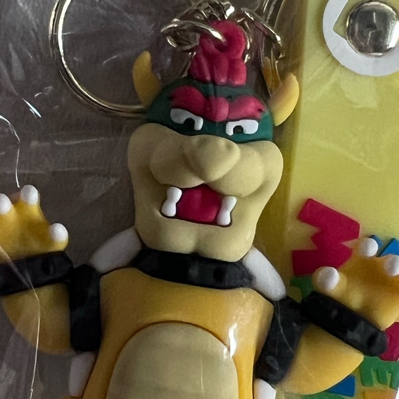 New Super Mario Bros Bowser And Yoshi Silicone Keychain Set - Picture 5 of 10